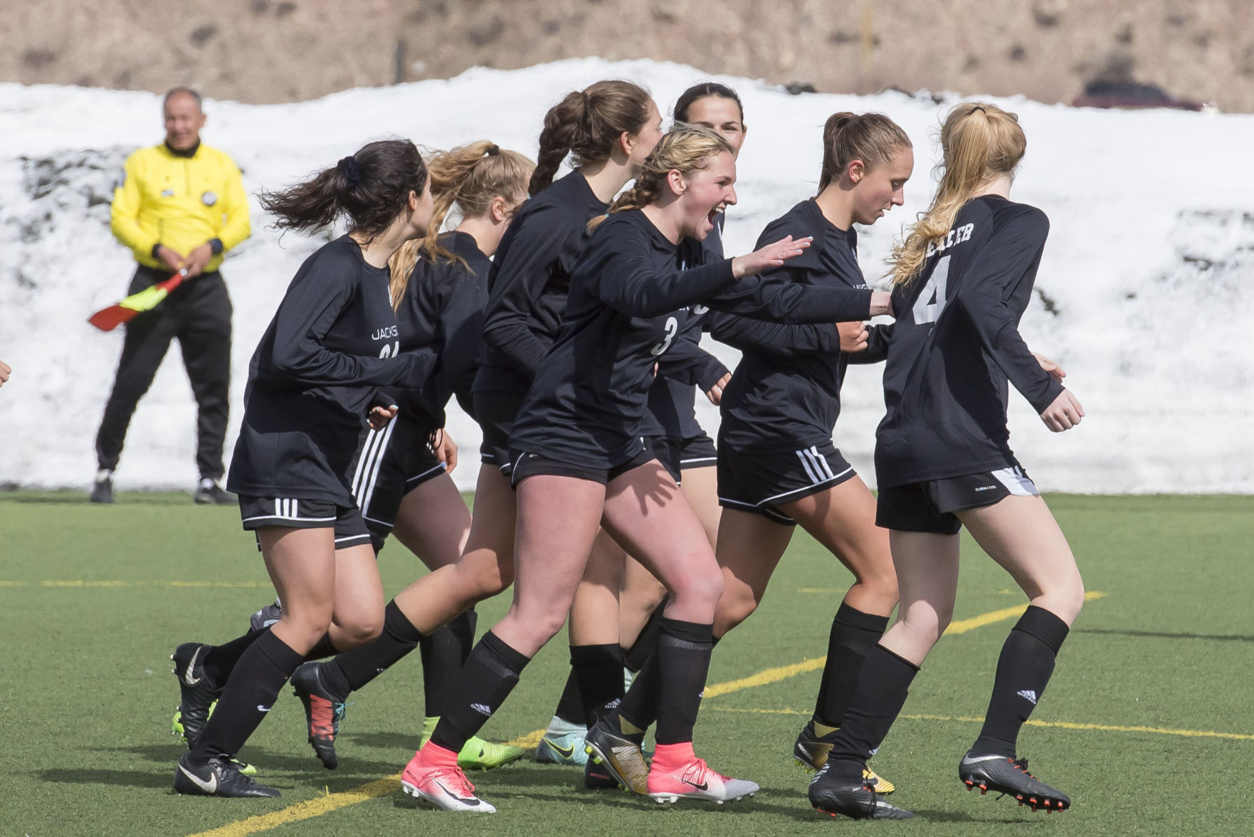 Lady Broncs soccer